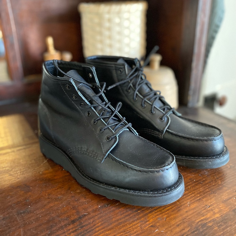 NWOT Red Wing Heritage All Black Moc Toe Women’s 9 Made in USA